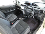 シンプルで使いやすいデザインの運転席です。