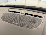 ハーマンカードンプレミアムサウンドオーディオシステム:乗る人すべてに最良の音響体験を提供します。