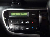 車内の温度管理に便利なオートエアコン☆