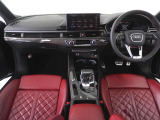 Audiのインテリアはエクステリア同様、優れたデザイン性とクオリティ、そして機能性を兼ね備えております。