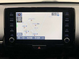 トヨタ純正メモリーナビ装着車。 大型画面で見やすく使いやすいですよ。 トヨタ純正ならではの、シンプル・カンタン操作です。