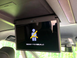【フリップダウンモニター】大画面モニターで後席でもエンタメをお楽しみいただけます。小さなお子様にも大人気の装備です♪