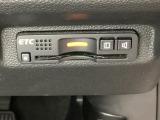 ハンドルの右下にETCがついています。高速道路の料金所の通過も楽々です!。 カードの取り出しもしやすい場所についています。