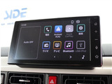 『1台』のお車に対して、3名体制で日々議論を重ね仕入れを行っております。