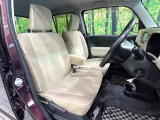 運転席シート廻りは使用感も少なく、良好な状態となっています。丁寧に使われていたことがよくわかりますね。