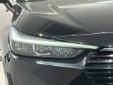 LEDヘッドライトは、点灯の瞬間から最大光量を発揮し、突然暗くなるトンネルなどでの安定感を高めます。