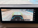 ディスプレイからのカメラ視点を変更することで、状況に合わせて運転席からの死角もカバーできます♪