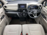 運転席からの視界もよくどなたがお乗りになられても運転しやすい車両になっていますよ