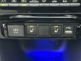 運転席・助手席にはシートヒーターが付いております!寒い冬でも快適にドライブできますね♪(^▽^)