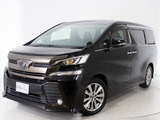 ★展示前点検実施★特殊な機材も用いて、前車点検を実施しております!