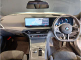 ☆センターパネルを運転席側に僅かに傾けたBMW独特のインパネ☆【駆け抜ける歓び】はここからもスタートしております☆