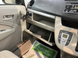 店内では季節で変わるダイハツオリジナルの美味しいスイーツとドリンクでおもてなしいたします。