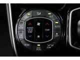 運転席と助手席、それぞれ温度調節ができ、オールシーズン快適なオートエアコンとなっております!