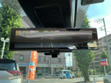 スマートルームミラーで後に人が乗っているときも視界を確保できます!