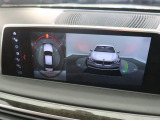 【アラウンドビューモニター】バックカメラに加え、360度のカメラで駐車も楽々。駐車が苦手な方でも安心してお乗りいただけます。