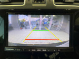 【バックカメラ】駐車時に後方がリアルタイム映像で確認できます。大型商業施設や立体駐車場での駐車時や、夜間のバック時に大活躍!運転スキルに関わらず、今や必須となった装備のひとつです!