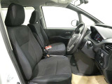 当社の中古車はシートを外して隅々までキレイに仕上げてあります。