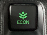 ★ECONスイッチ★ エコドライブを加速しよう!スイッチをONにすると、運転の仕方によるロスを抑え込み燃費をよくするようクルマが頑張ります(*^ー^*)燃費向上にチャレンジ♪