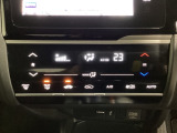 オートエアコンがついてますので、お好みの温度をセットするだけで風の強さや風量を自動で調整します。スイッチも簡単操作で快適に過ごせます。