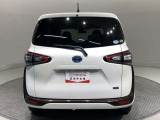 「バックフォルム」です。トランク・ラゲッジスペースには、多くの荷物を入れることが可能です。