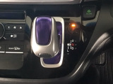 オートマチックシフトレバーは、手になじみ操作しやすい形状で安全運転にもつながります♪