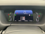 メータは先進的なデジタルメーターを採用!ゆっくりと数字が動くのでとても見やすく表示されます!平均燃費なども表示、エコな運転の手助けをしてくれます!