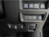 左側電動のスライドドアで楽々スムース!運転席からも開閉の操作もできます♪キーのスイッチひとつで自動開閉できる便利な機能もついてます♪