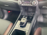駐車ブレーキは電動式です。オートホールド機能付きで便利ですね