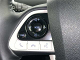 ステアリングスイッチ装備!運転しながら手元でオーディオの操作などができます。