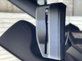 【ルームミラー一体型ETC】BMWといえばルームミラー一体型のETC。ドライバーから差し込めるかたちになっておりますので、差し忘れの際も慌てずにご利用いただけます。