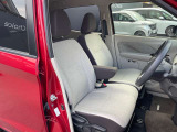 運転席は広く座りやすいです。