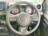【純正革巻きステアリング】上質な革を使用することで、手にしっかり馴染みとても運転しやすいハンドルです♪