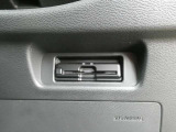 純正ETC2.0付 料金所もスムーズに通れ、割引料金の適用もあります。ビルトインできれいに収まっており、見た目もスマートです。