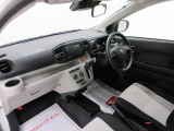ダイハツのお店では、ダイハツ車を知り尽くしたプロフェッショナルが、専用の診断機器を使って各システムを点検しております。