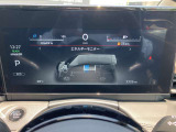 メーター内のディスプレイには運転をサポートするさまざまな情報を表示。