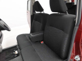 柔らかいシートで、座面が広くてゆったりしています。長時間の運転でも疲れにくいです。