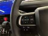 ステアリング左側にオーディオ操作スイッチ・メーター操作スイッチ・電話スイッチ・トークスイッチが付いています。