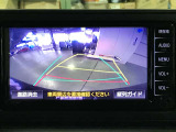 ご覧のように後方の死角をサポートしてくれるバックカメラ付きとなっております☆
