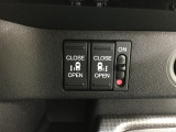 両側電動スライドドア。荷物で手が塞がる時など簡単にドアの開閉が出来ます。何より力いらずで開閉OK。女性やお年寄りにも優しい。電動機能はOFFにもできますから元気なお子様の駆け出しも安心です。