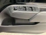 運転席の窓のみパワーウィンドウとなっております。
