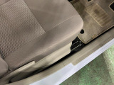 痛みの出やすい運転席シートの角、フロアマット、座面、ともに良好です