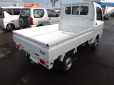 荷室は三面方向で開閉が可能です。