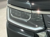 LEDヘッドライトは、点灯の瞬間から最大光量を発揮し、突然暗くなるトンネルなどでの安定感を高めます。