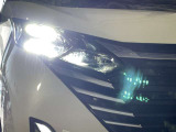 【ライトランプ】暗い夜道やトンネル内など明るい光で照らして運転をサポート。危険な暗所もこれで安心!