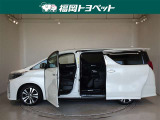 両側パワースライドドア付きだから、狭い駐車スペースなどでの 乗り降りラクラク!小さなお子さまのいるご家庭には嬉しい装備。