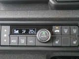 【オートエアコン】オートエアコンで快適な車内!温度や風量を自動調整し、理想の車内環境を保ちます。煩わしさのない快適なドライブを楽しみましょう。