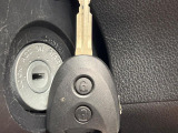 【キーレス】少し離れた場所からでもボタン一つでドアの開錠・施錠ができるのでとっても便利!ドアの鍵穴周りに傷をつけることもありません♪
