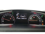 マルチインフォメーションディスプレイ付きのメーターです!エコ運転へ導く多彩な情報を表示してくれます。
