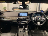 時を経ても深い魅力を放ち続けるBMW。より快適にお乗り頂くために、3つのサポートプログラムをご用意しております。※認定中古車保証は登録日より最長4年間まで延長が可能です。
