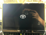 【10.5インチ ディスプレイオーディオ】大画面のディスプレイはAppleCarPlayやAndroidAutoが利用可能。大きな画面でスマホナビアプリ等が利用いただけます♪